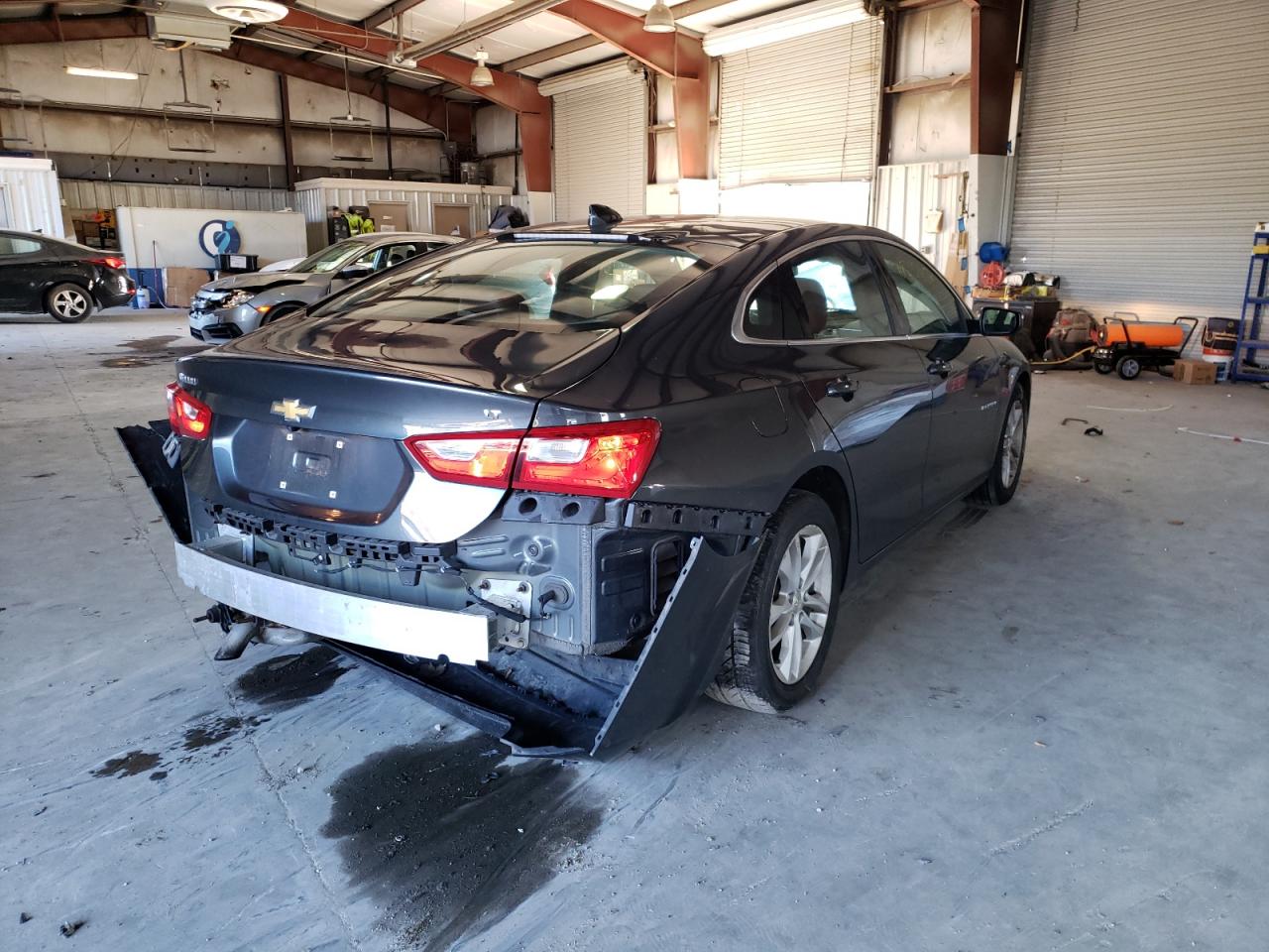 Photo 4 from auction – 2017 CHEVROLET MALIBU LT with VIN 1G1ZE5ST6HF226025