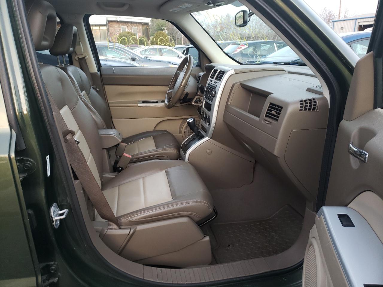 Photo 5 from auction – 2008 JEEP PATRIOT with VIN 1J8FF48W48D528629