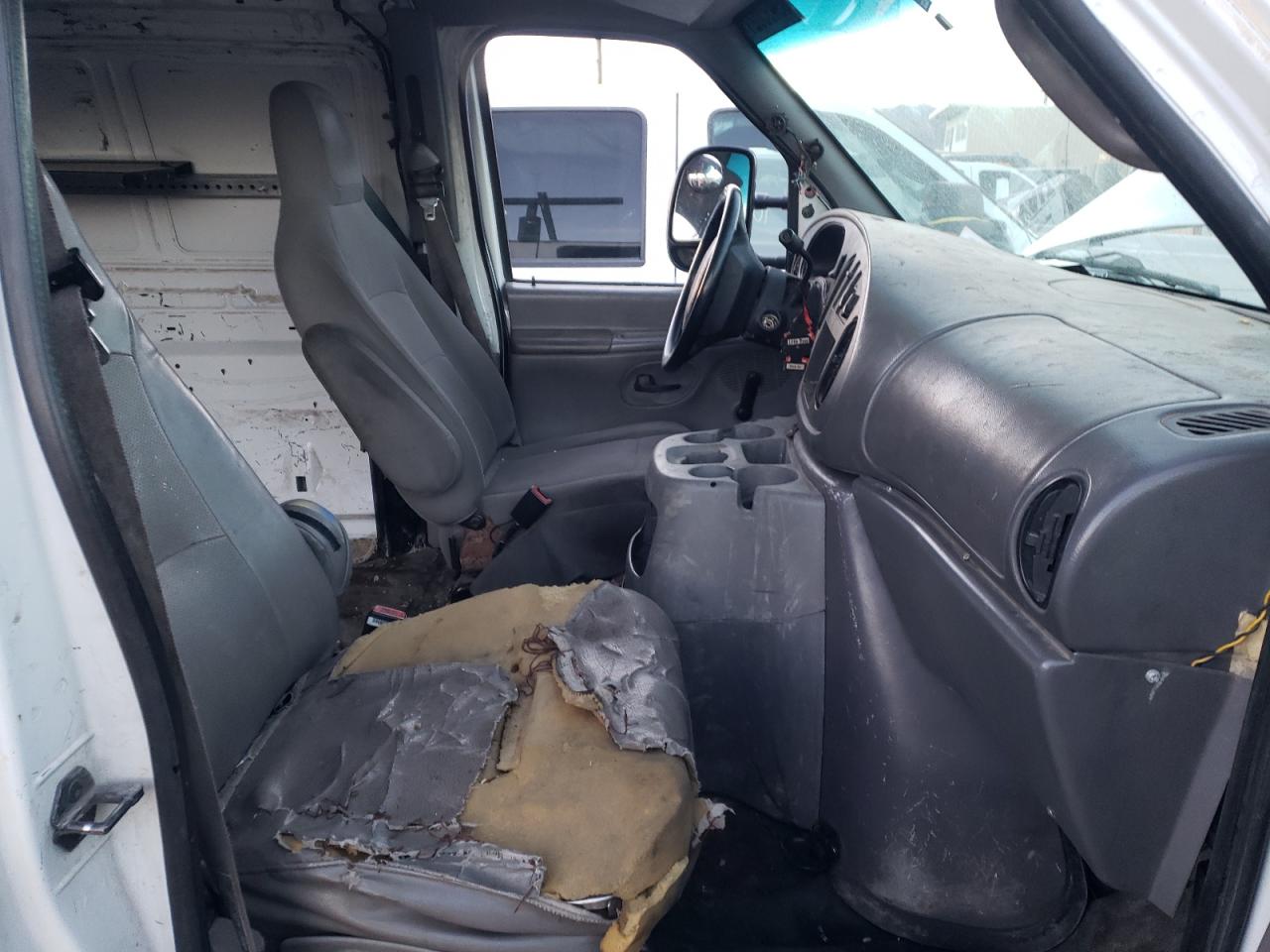 Photo 5 from auction – 2001 FORD ECONOLINE with VIN 1FTSE34L01HB03874