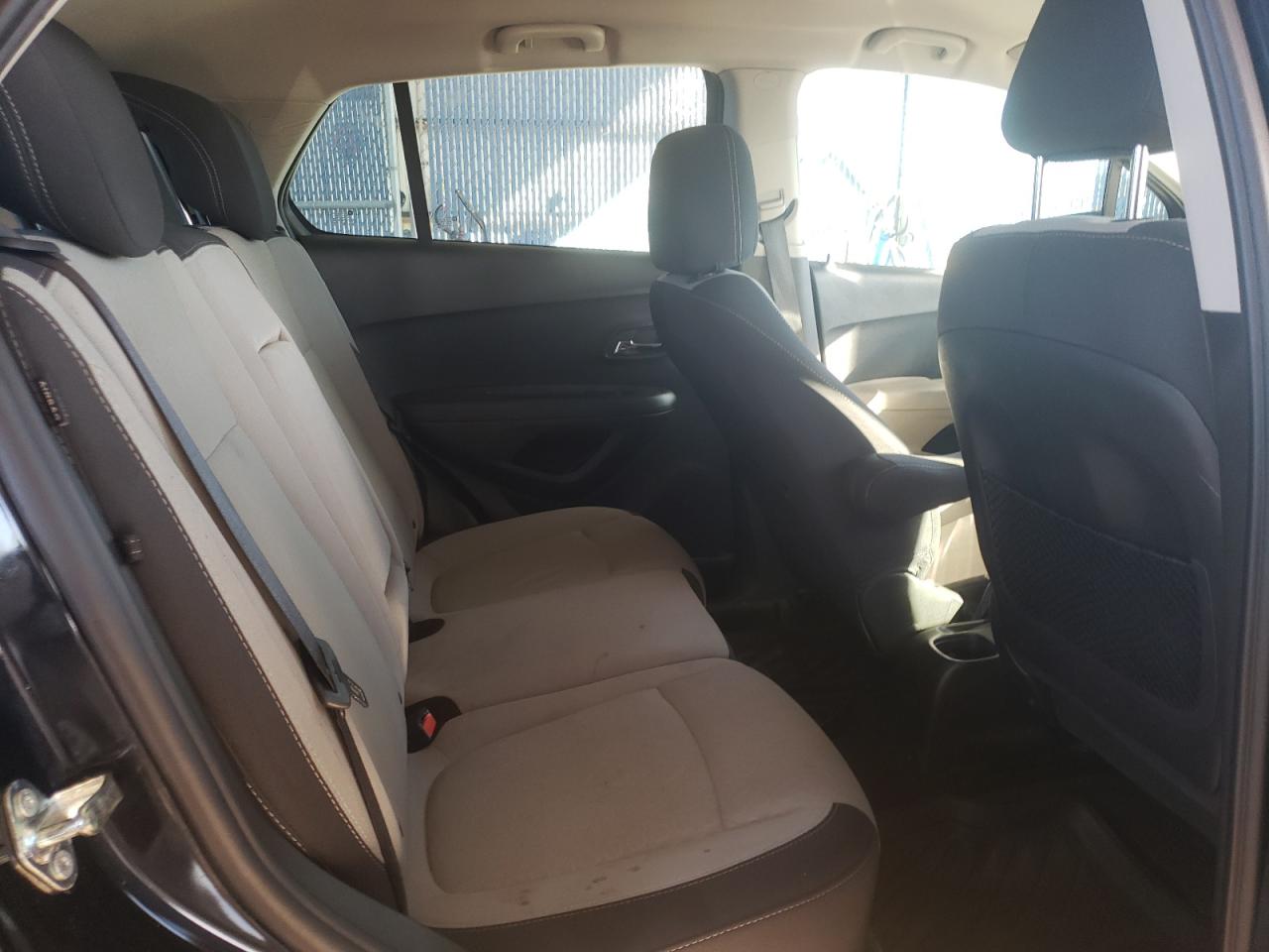 Photo 6 from auction – 2015 CHEVROLET TRAX LS with VIN 3GNCJKSBXFL242849