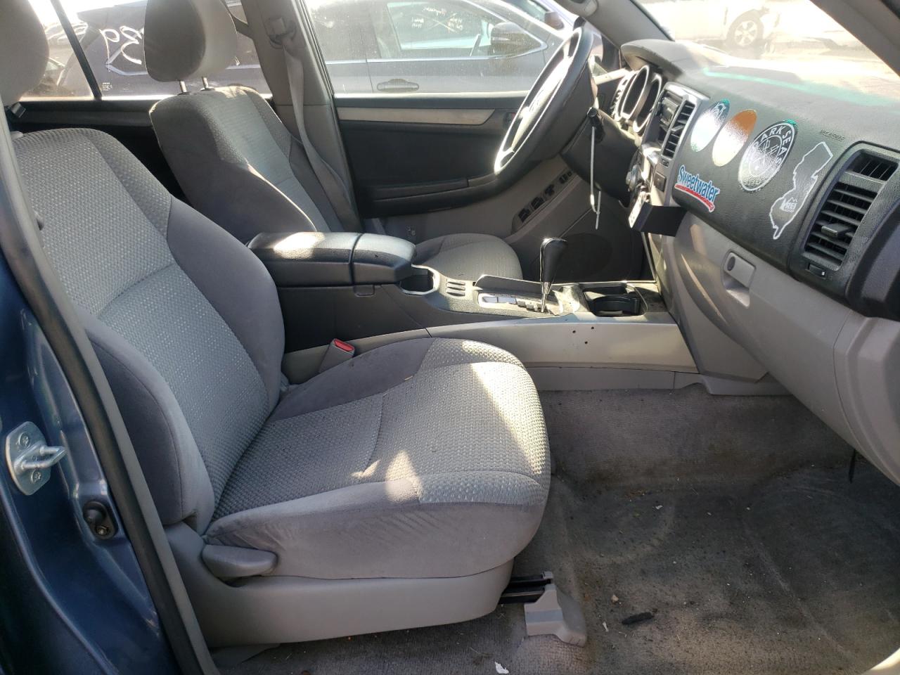 Photo 5 from auction – 2003 TOYOTA 4RUNNER SR with VIN JTEBU14R838000793