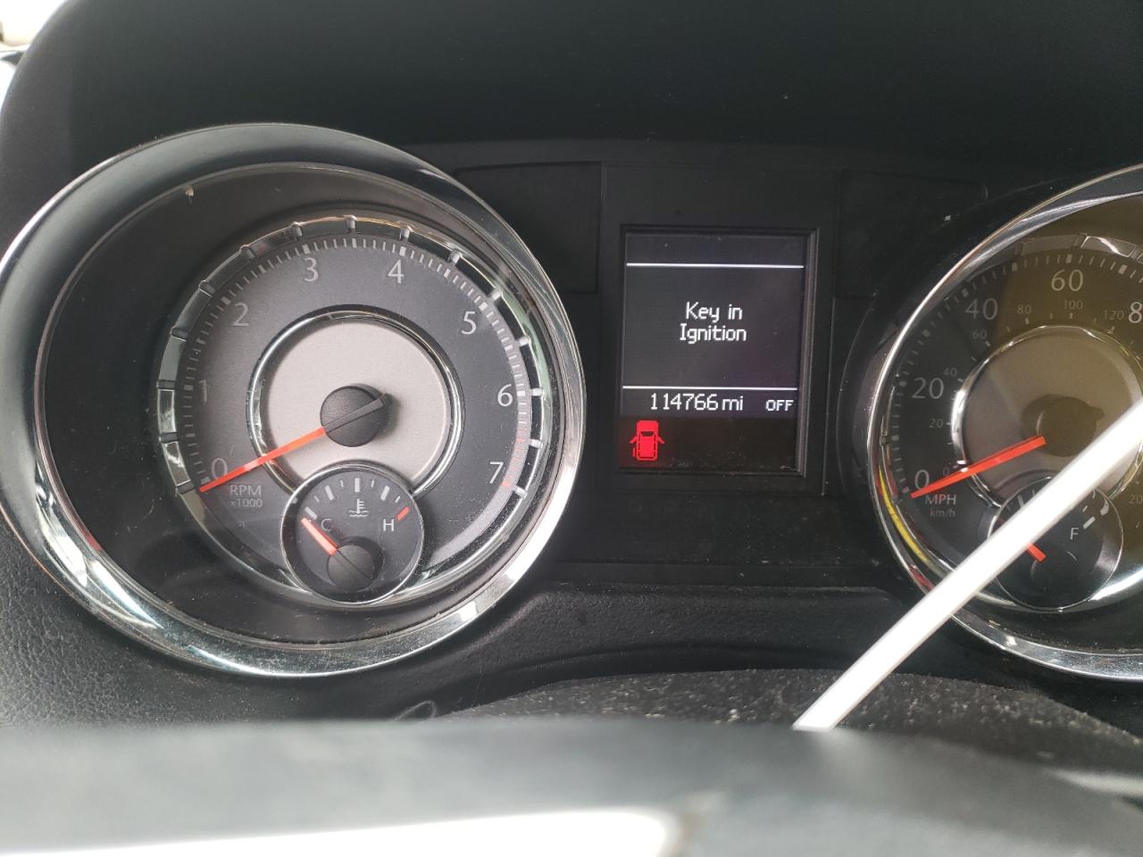 Photo 8 from auction – 2015 CHRYSLER TOWN & COU with VIN 2C4RC1BGXFR715235