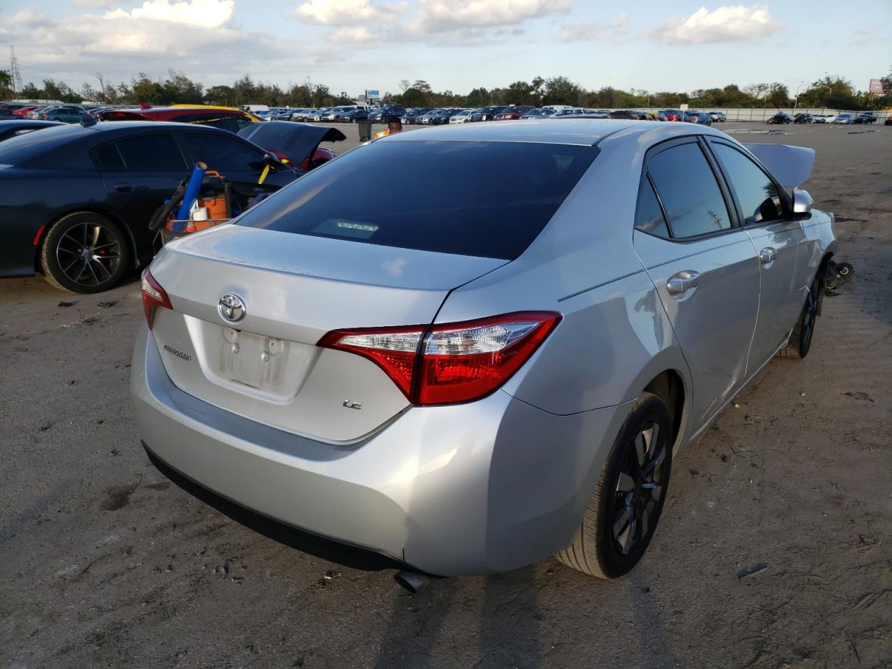 Photo 4 from auction – 2015 TOYOTA COROLLA L with VIN 2T1BURHEXFC388810