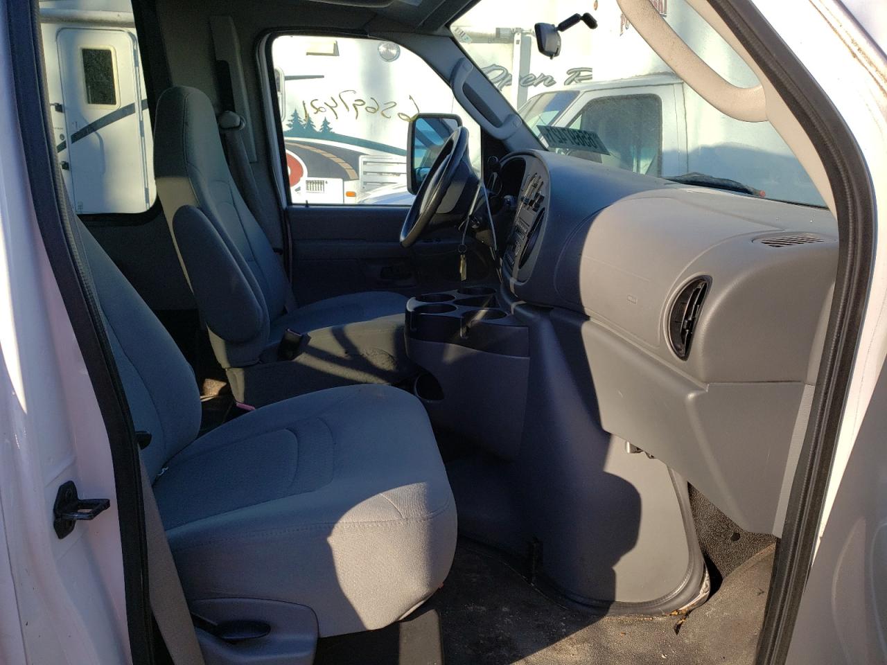 Photo 5 from auction – 2008 FORD ECONOLINE with VIN 1FDWE35L48DA26603