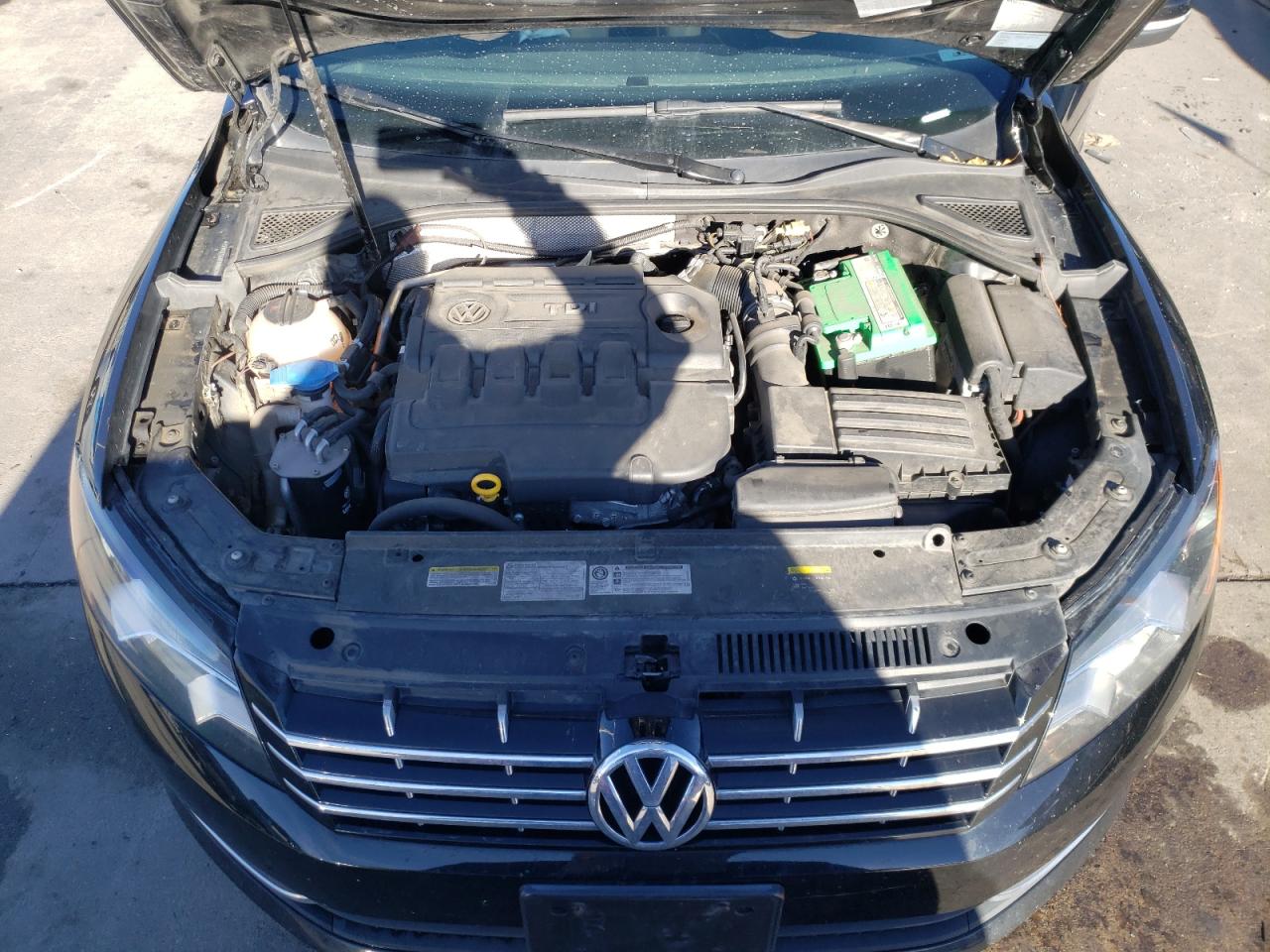 Photo 7 from auction – 2015 VOLKSWAGEN PASSAT SEL with VIN 1VWCV7A30FC085670
