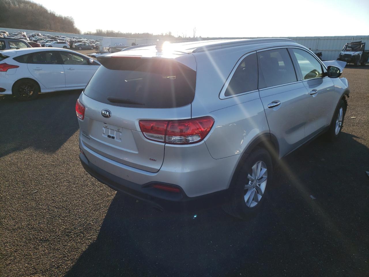 Photo 4 from auction – 2016 KIA SORENTO LX with VIN 5XYPGDA39GG152292