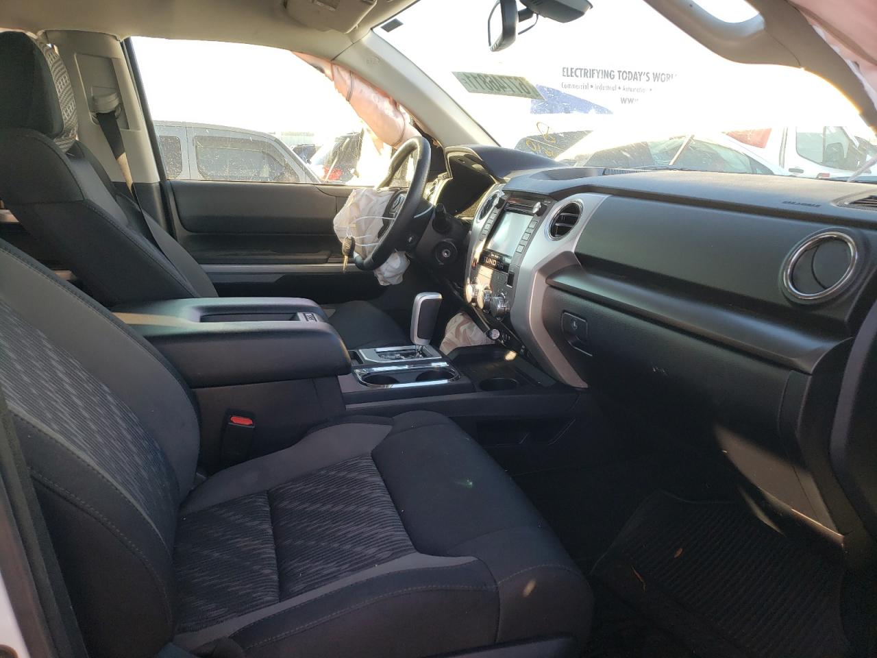 Photo 5 from auction – 2018 TOYOTA TUNDRA DOU with VIN 5TFRY5F12JX230810
