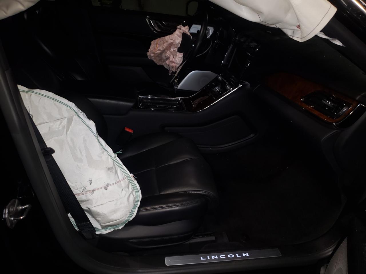 Photo 5 from auction – 2017 LINCOLN CONTINENTA with VIN 1LN6L9NP5H5626648