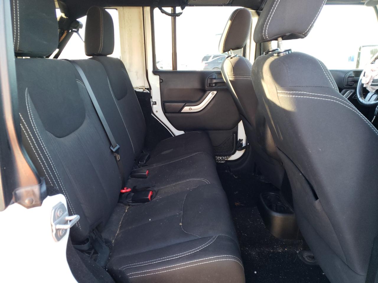 Photo 6 from auction – 2015 JEEP WRANGLER U with VIN 1C4BJWEGXFL505372
