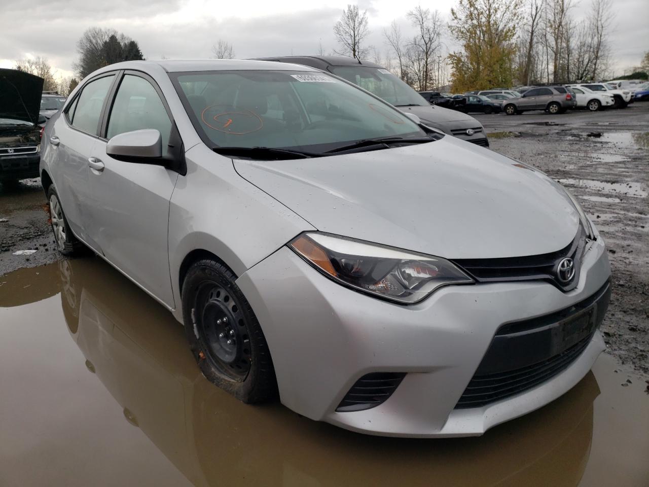 TOYOTA COROLLA L 2015 with VIN 5YFBURHE3FP332465 - Photo from auction