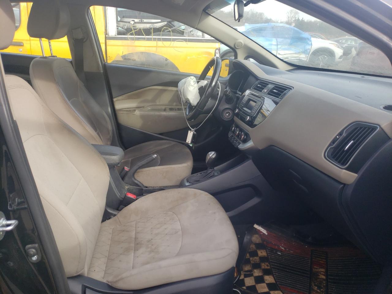 Photo 5 from auction – 2016 KIA RIO EX with VIN KNADN4A30G6630477