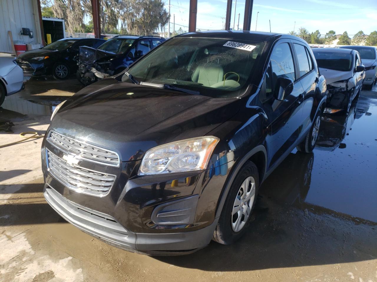 Photo 2 from auction – 2015 CHEVROLET TRAX LS with VIN 3GNCJKSBXFL242849