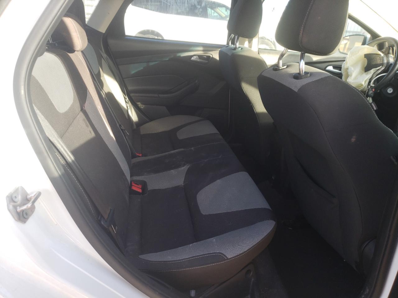 Photo 6 from auction – 2012 FORD FOCUS SE with VIN 1FAHP3F28CL183391