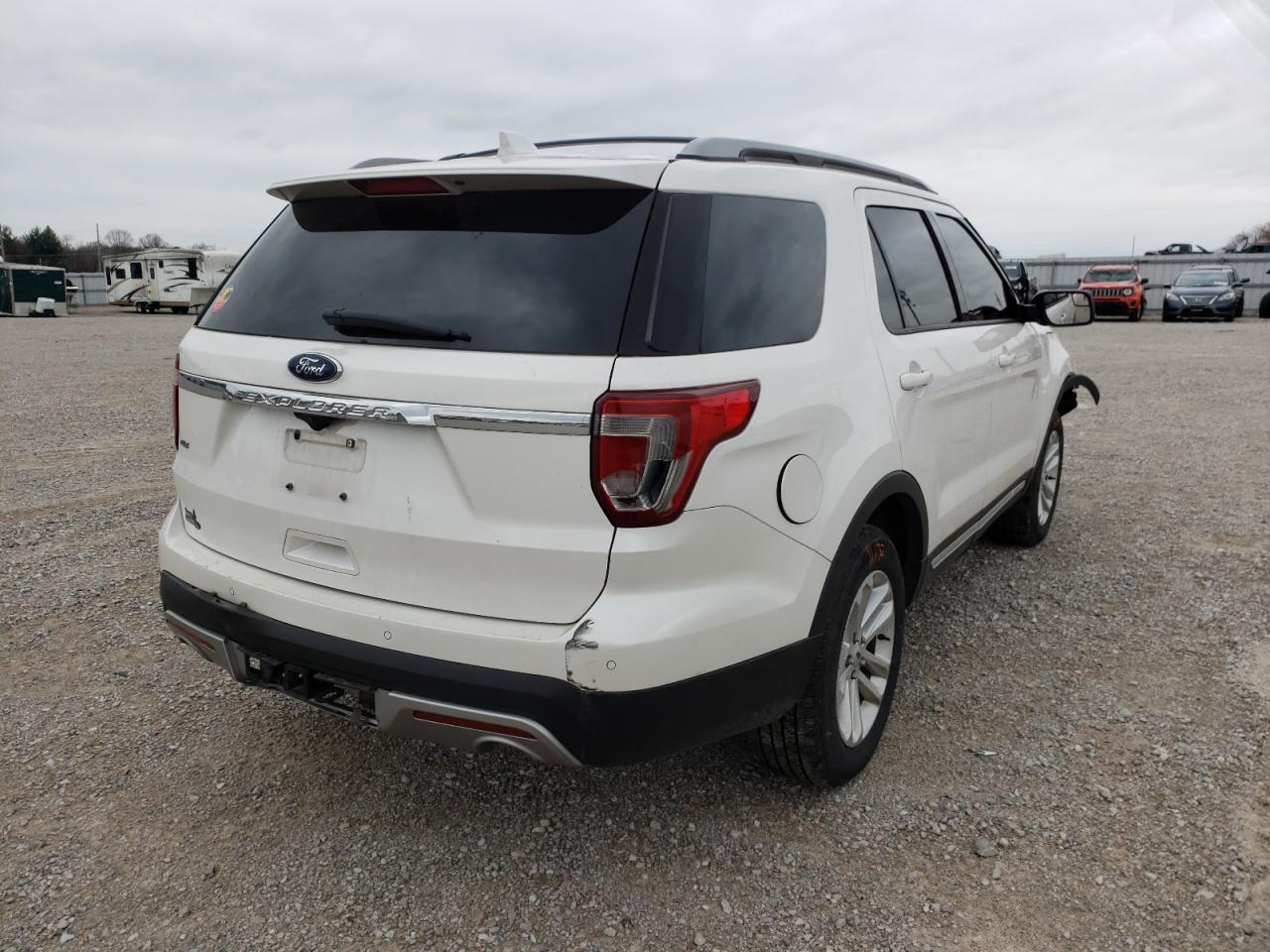 Photo 4 from auction – 2017 FORD EXPLORER X with VIN 1FM5K7D82HGE35352