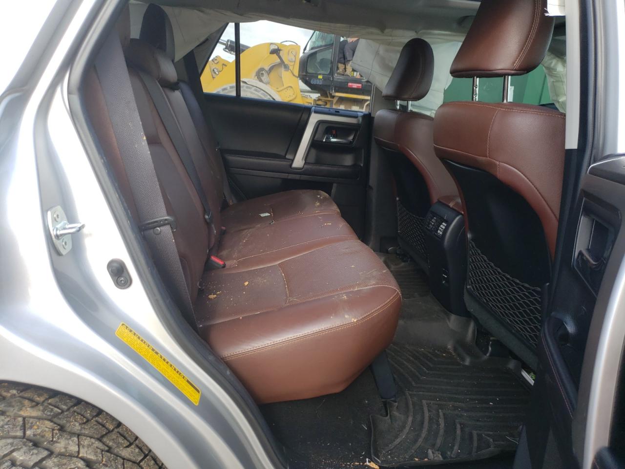 Photo 6 from auction – 2017 TOYOTA 4RUNNER SR with VIN JTEBU5JR7H5425717