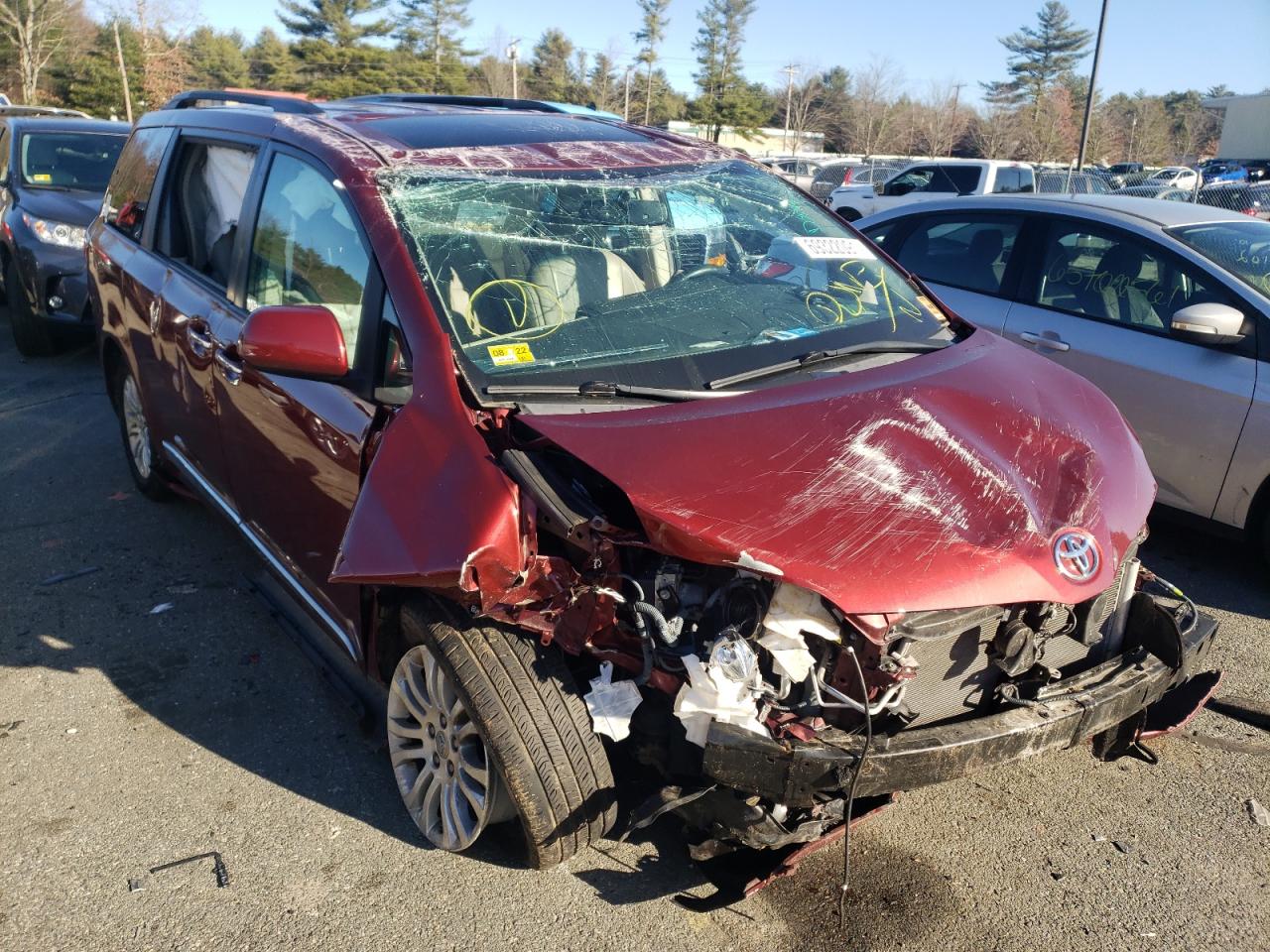 Photo 9 from auction – 2017 TOYOTA SIENNA XLE with VIN 5TDYZ3DC4HS893300