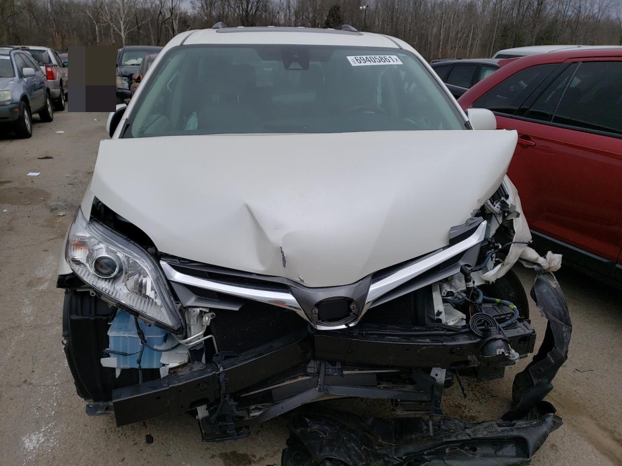 Photo 9 from auction – 2018 TOYOTA SIENNA XLE with VIN 5TDYZ3DC6JS937142