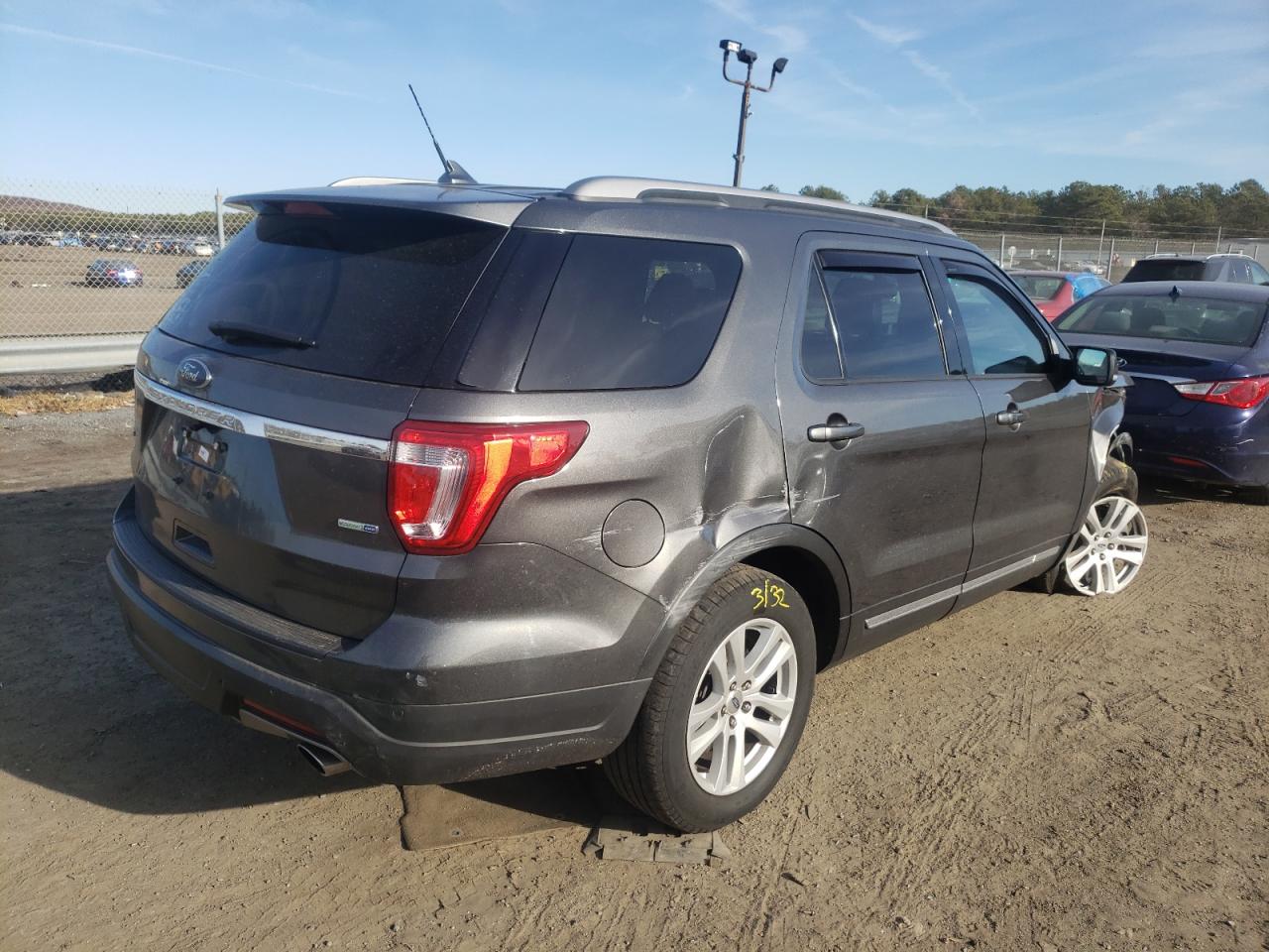 Photo 4 from auction – 2019 FORD EXPLORER X with VIN 1FM5K8DH4KGA34852