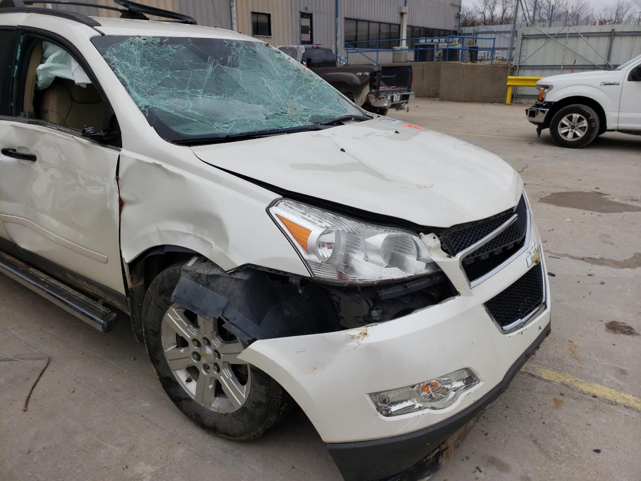 Photo 10 from auction – 2012 CHEVROLET TRAVERSE L with VIN 1GNKRJED3CJ193993