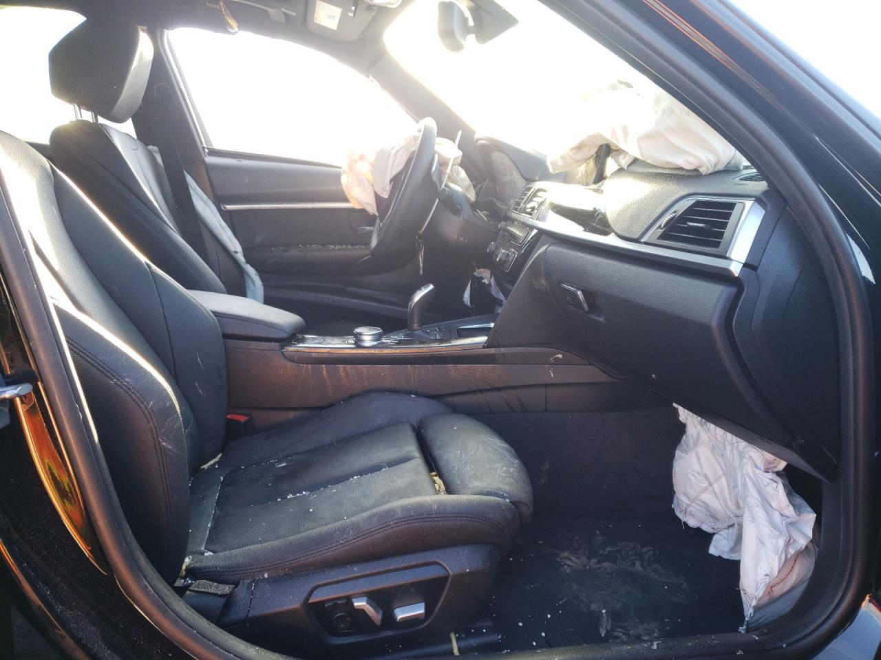 Photo 5 from auction – 2018 BMW 330 XI with VIN WBA8D9G56JNU71956