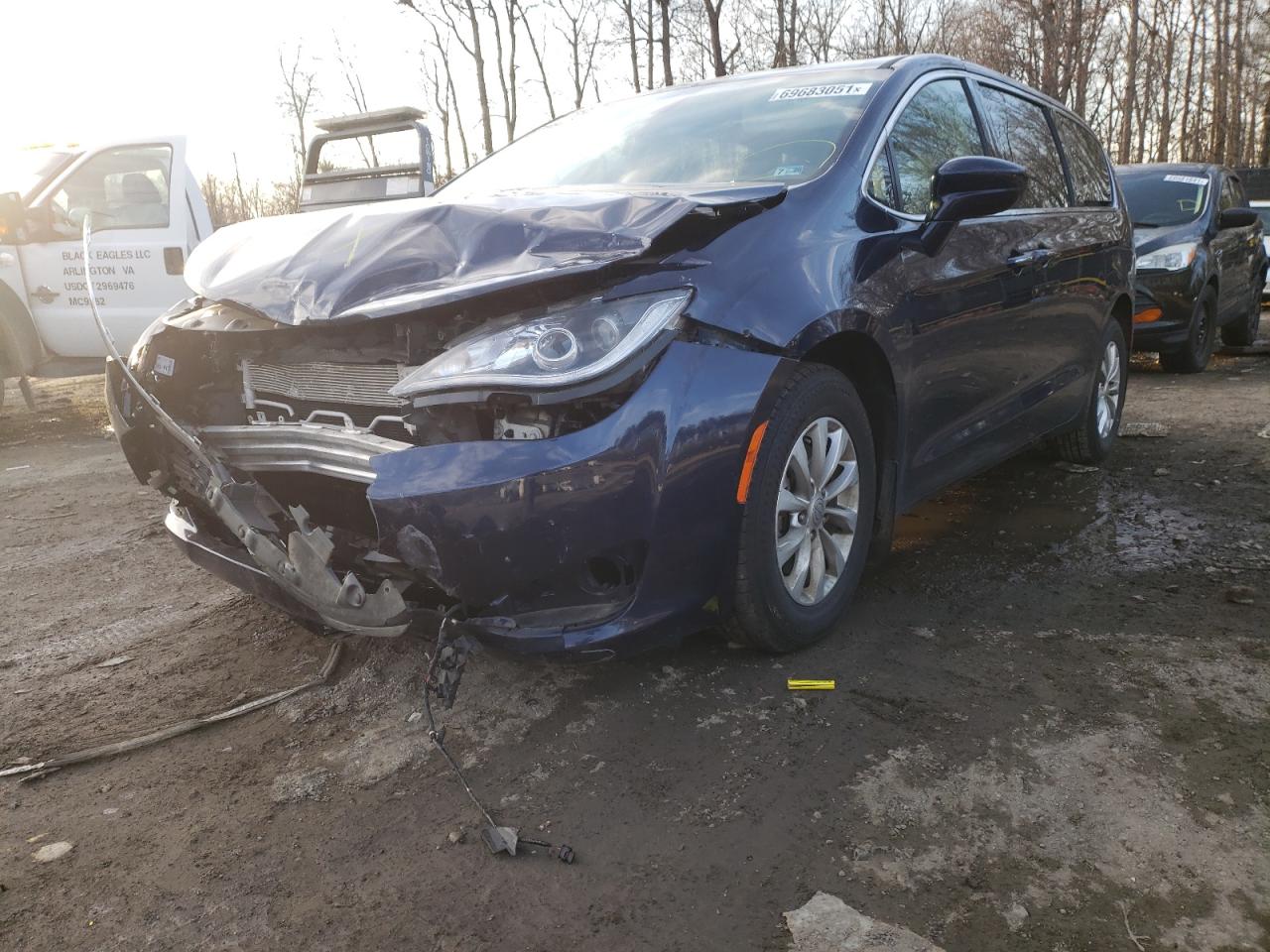 Photo 2 from auction – 2019 CHRYSLER PACIFICA T with VIN 2C4RC1FG3KR738134