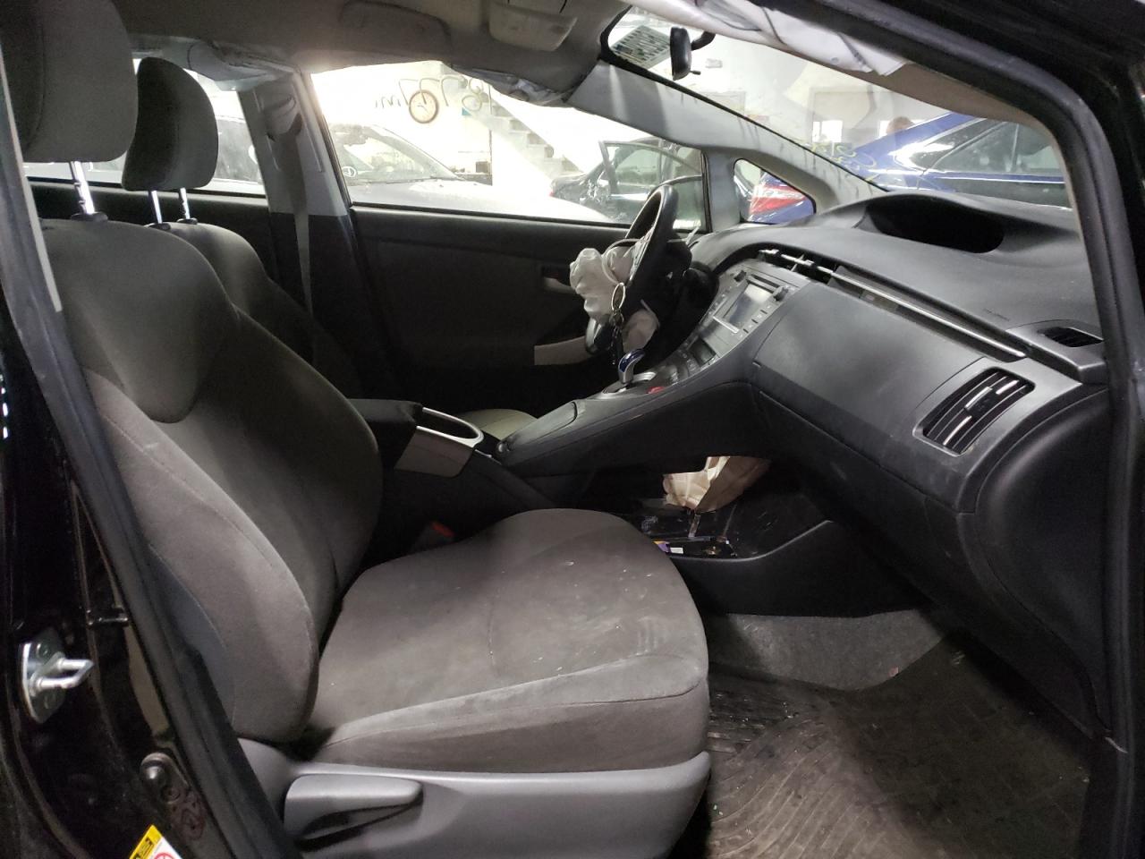 Photo 5 from auction – 2015 TOYOTA PRIUS with VIN JTDKN3DUXF0438963