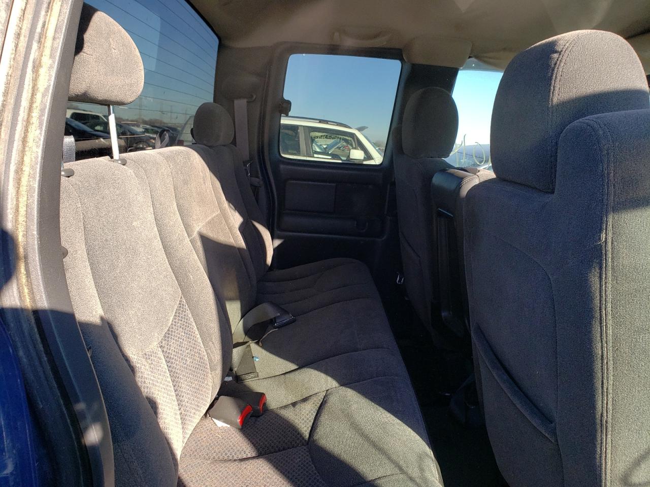 Photo 6 from auction – 2004 CHEVROLET SILVERADO with VIN 1GCEK19T84E336670