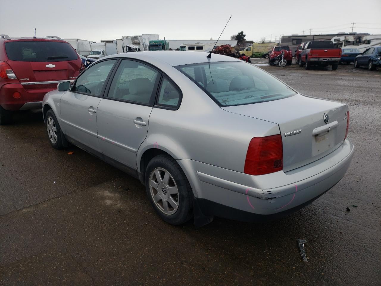 Photo 3 from auction – 2001 VOLKSWAGEN PASSAT GLS with VIN WVWDH63B01E004550
