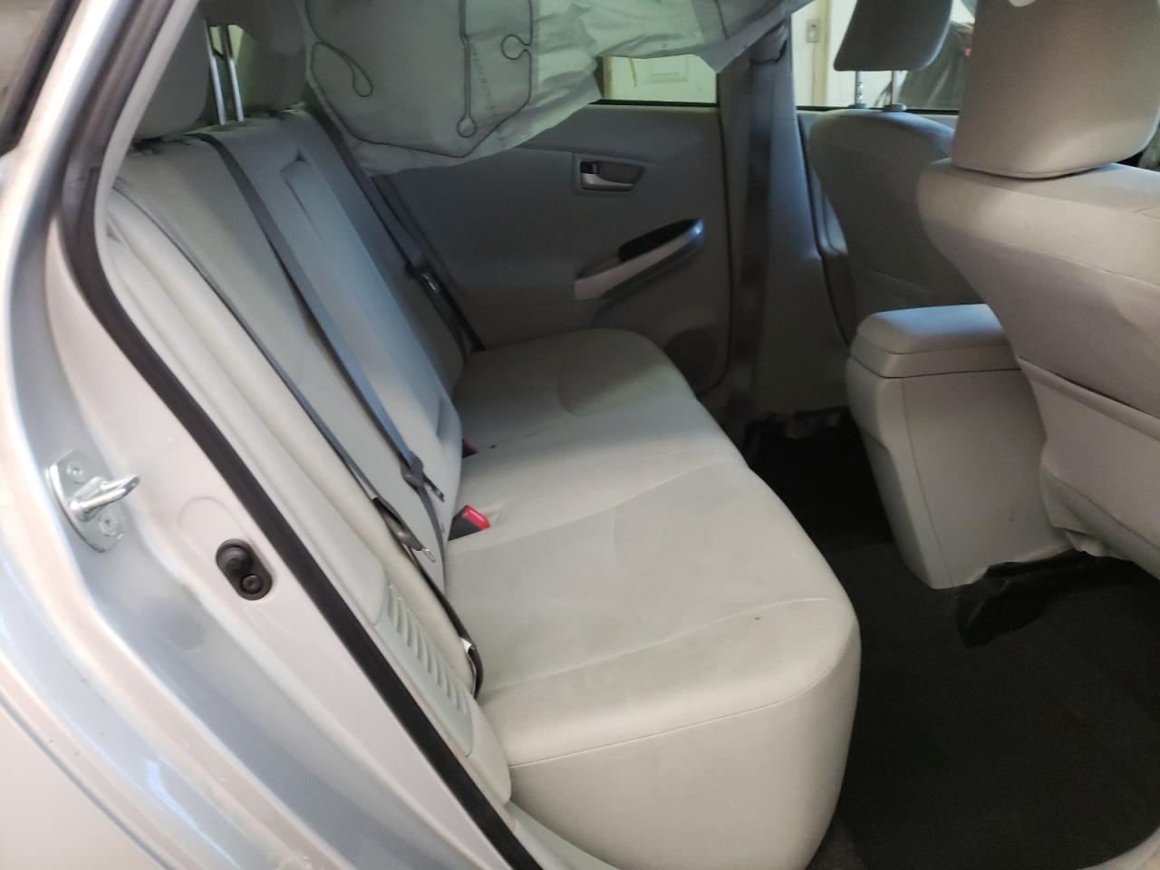 Photo 6 from auction – 2014 TOYOTA PRIUS with VIN JTDKN3DU2E1751028