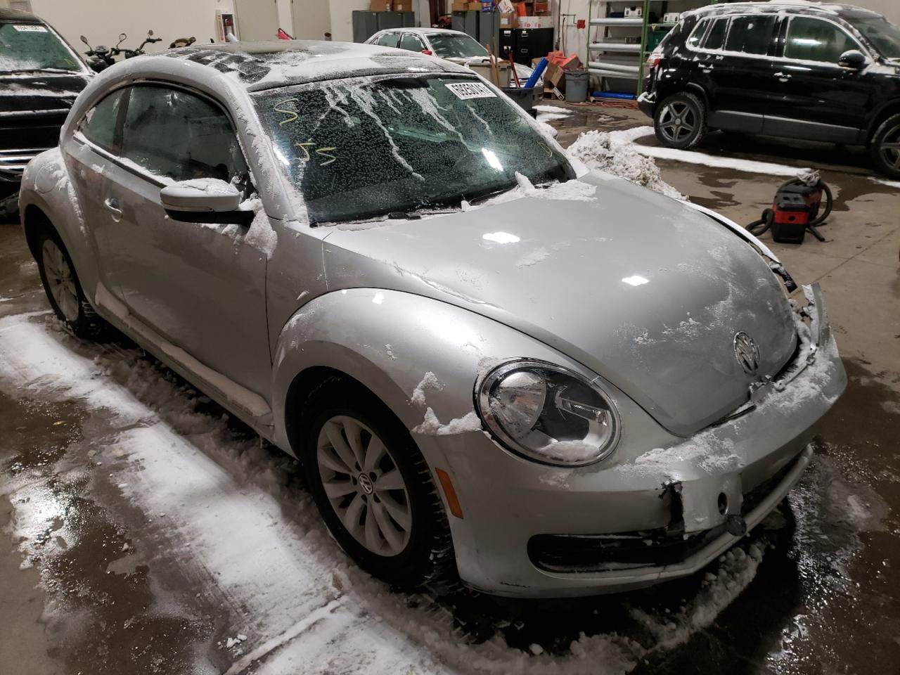VOLKSWAGEN BEETLE 2012 with VIN 3VWJX7AT9CM633709 - Photo from auction
