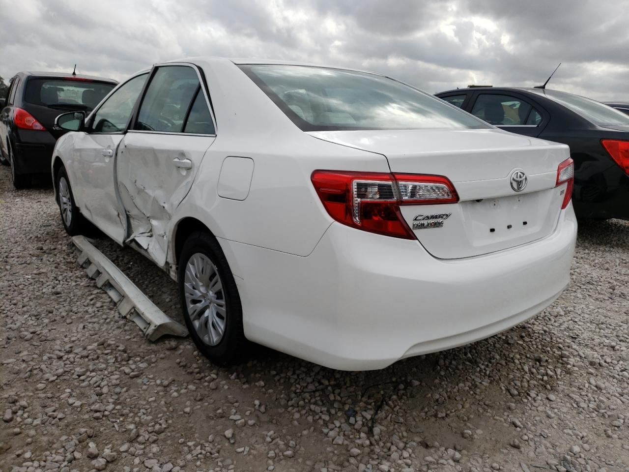 Photo 3 from auction – 2014 TOYOTA CAMRY L with VIN 4T4BF1FK8ER441267