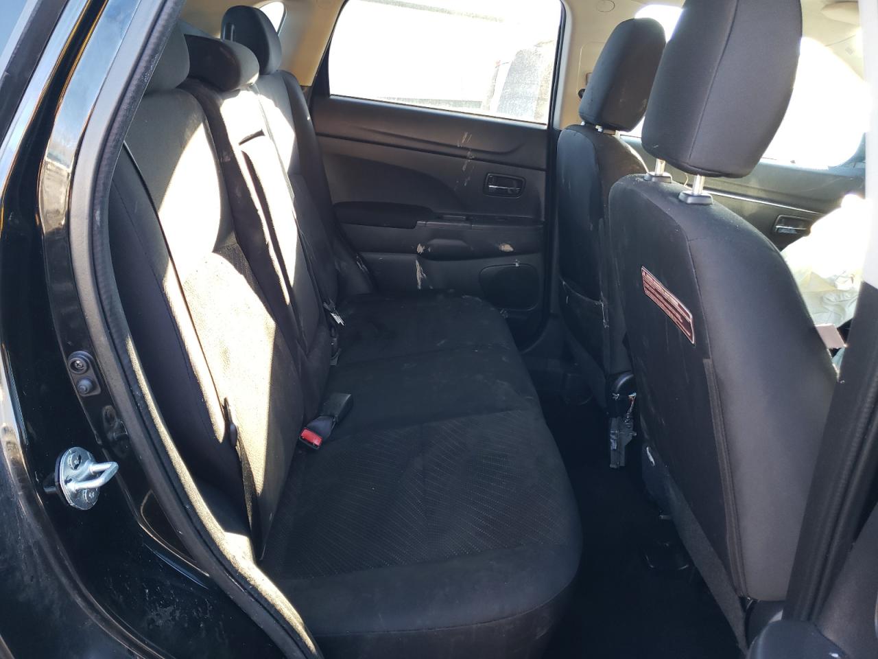 Photo 6 from auction – 2015 MITSUBISHI OUTLANDER with VIN 4A4AR4AU6FE022611