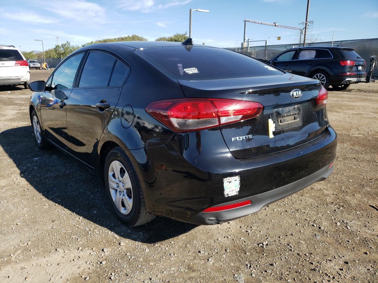 Photo 3 from auction – 2017 KIA FORTE LX with VIN 3KPFK4A76HE119438