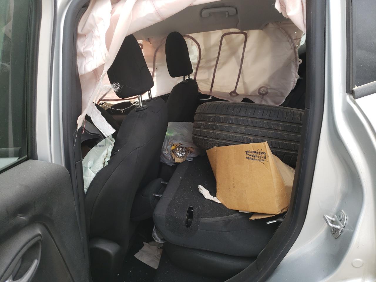 Photo 6 from auction – 2018 JEEP RENEGADE S with VIN ZACCJBAB1JPH06234