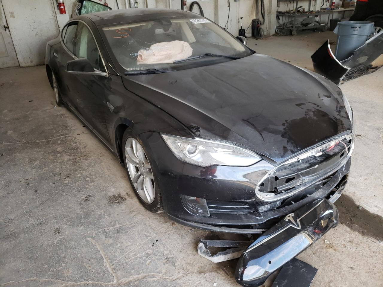 TESLA MODEL S 85 2015 with VIN 5YJSA1H25FF089821 - Photo from auction
