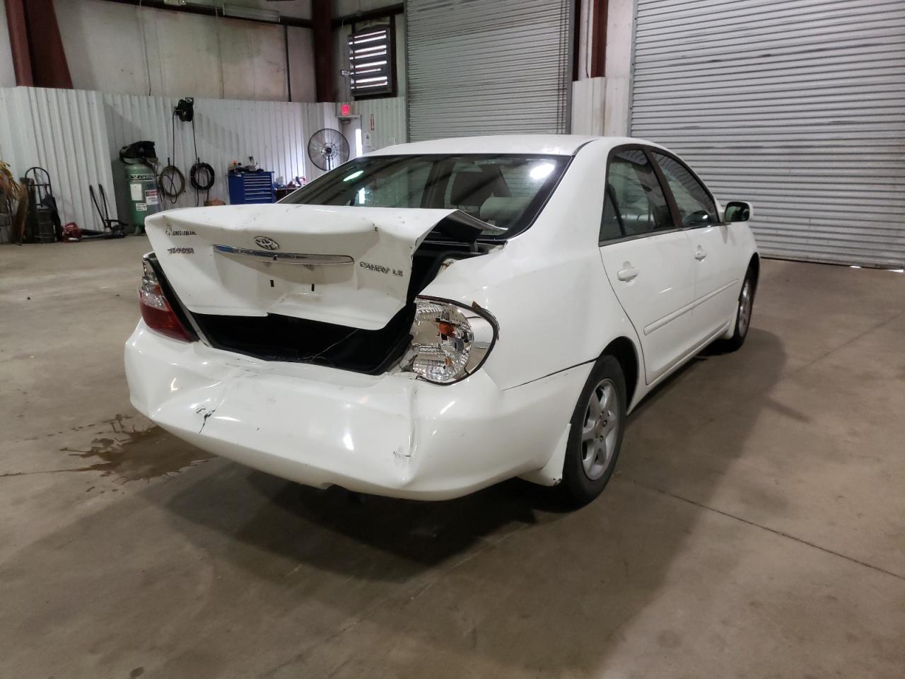 Zdjęcie 4 z aukcji – 2002 TOYOTA CAMRY z VIN 4T1BE30K52U110899
