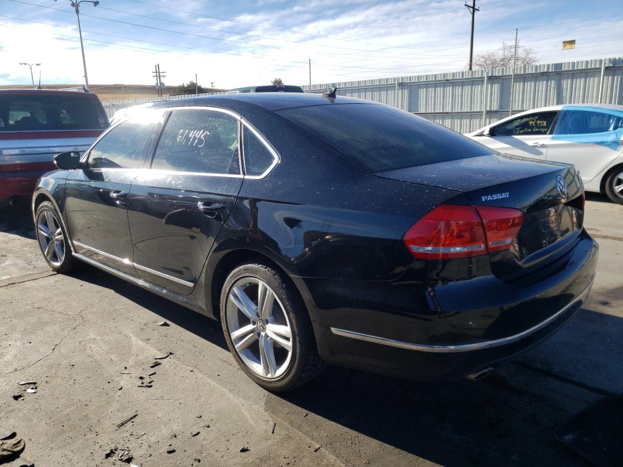 Photo 3 from auction – 2015 VOLKSWAGEN PASSAT SEL with VIN 1VWCV7A30FC085670