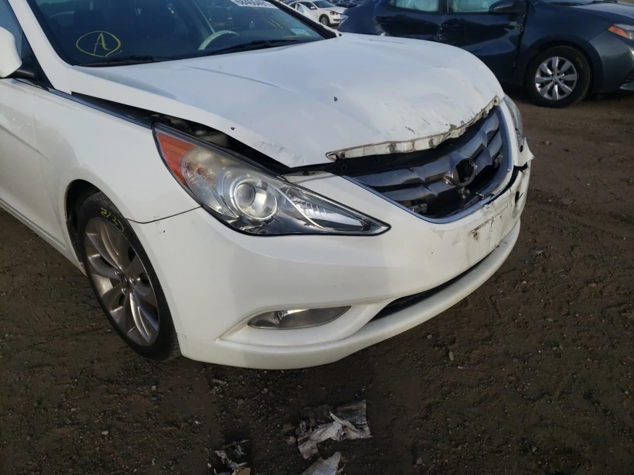 Photo 9 from auction – 2011 HYUNDAI SONATA SE with VIN 5NPEC4AC4BH196687