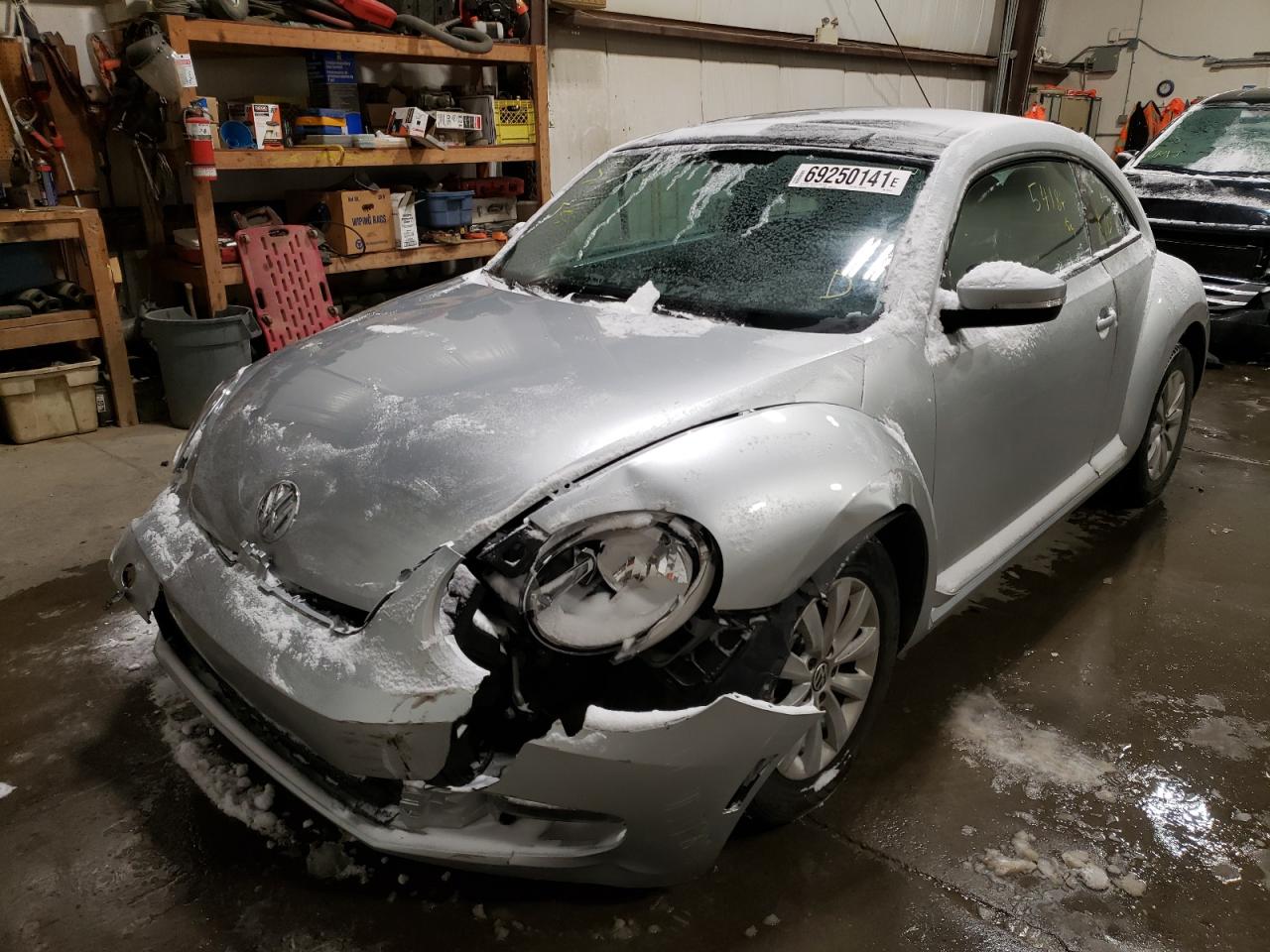 Photo 2 from auction – 2012 VOLKSWAGEN BEETLE with VIN 3VWJX7AT9CM633709