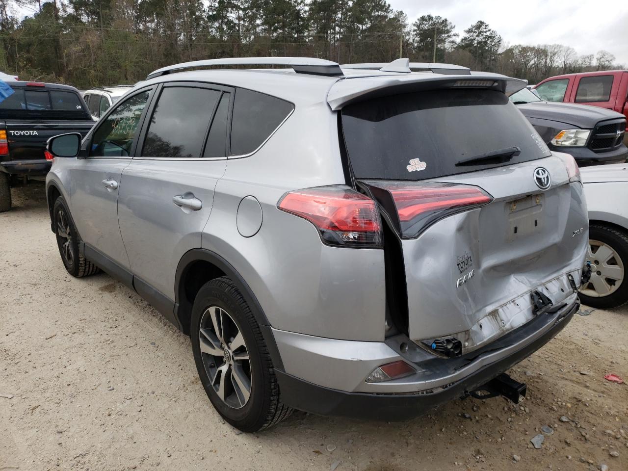 Photo 3 from auction – 2017 TOYOTA RAV4 XLE with VIN 2T3WFREV2HW387269