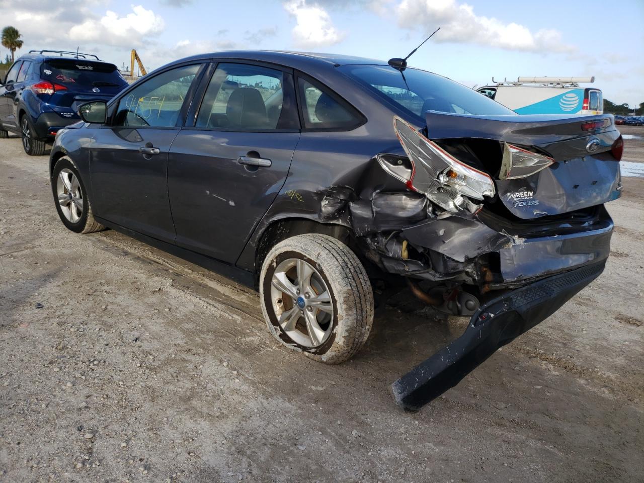 Photo 3 from auction – 2013 FORD FOCUS SE with VIN 1FADP3F24DL233266