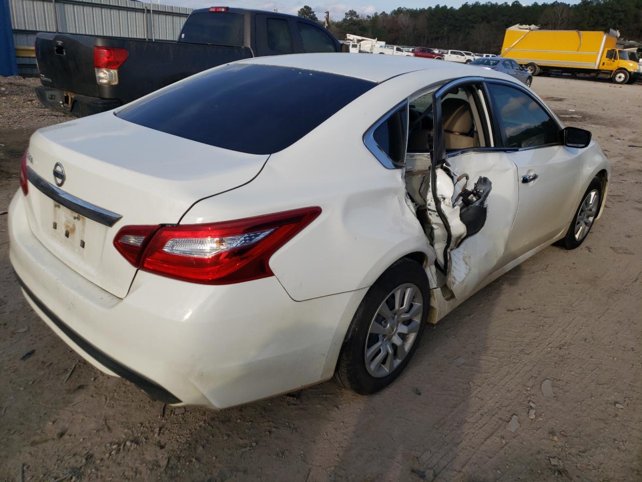 Photo 4 from auction – 2017 NISSAN ALTIMA 2.5 with VIN 1N4AL3APXHN313201