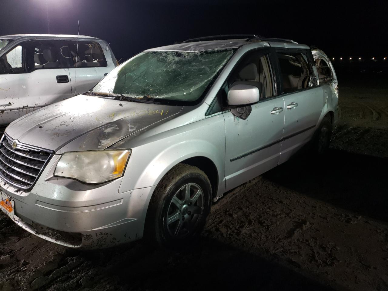 Photo 2 from auction – 2010 CHRYSLER TOWN & COU with VIN 2A4RR5D11AR198893