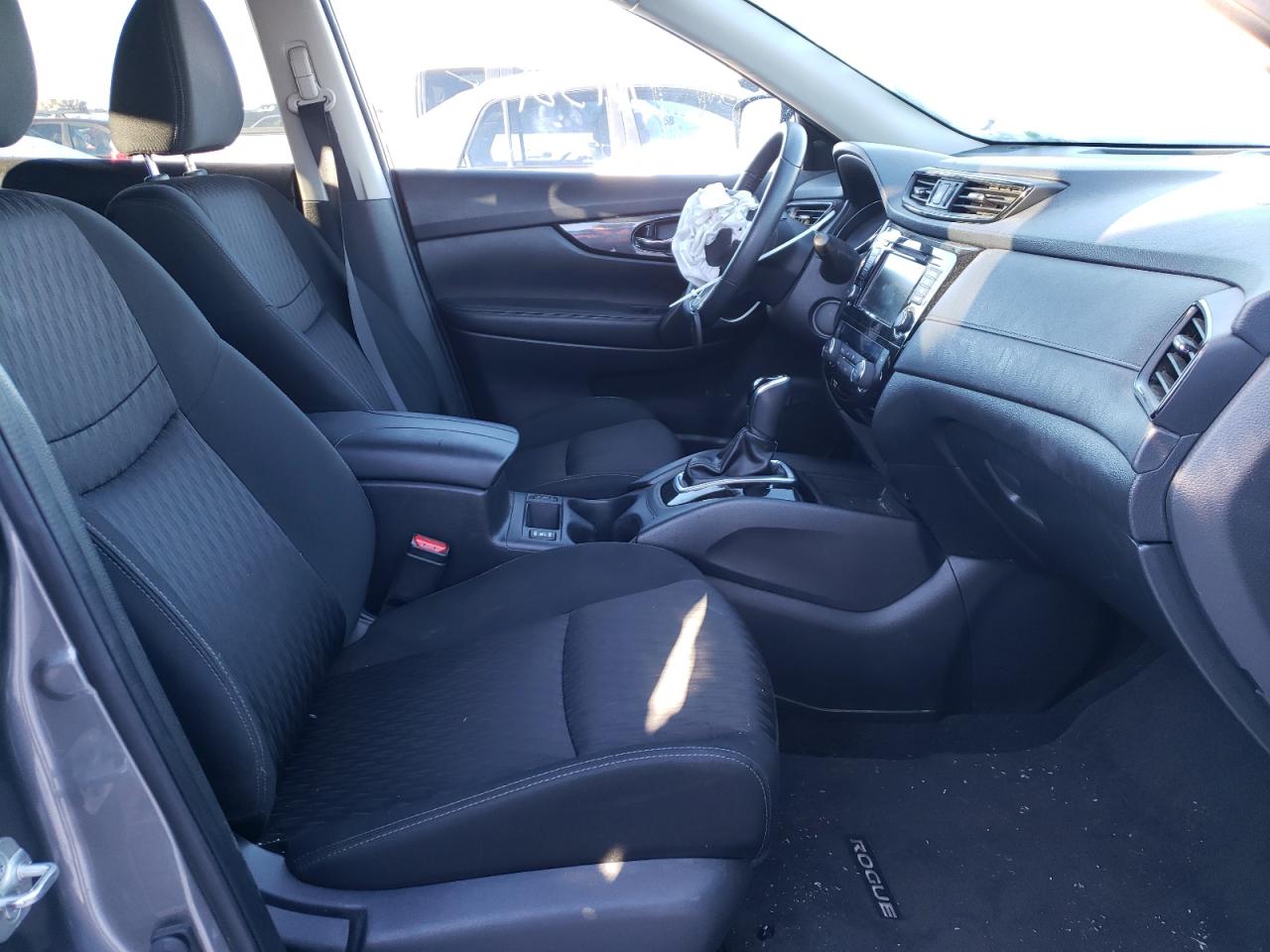 Photo 5 from auction – 2018 NISSAN ROGUE S with VIN KNMAT2MVXJP586695