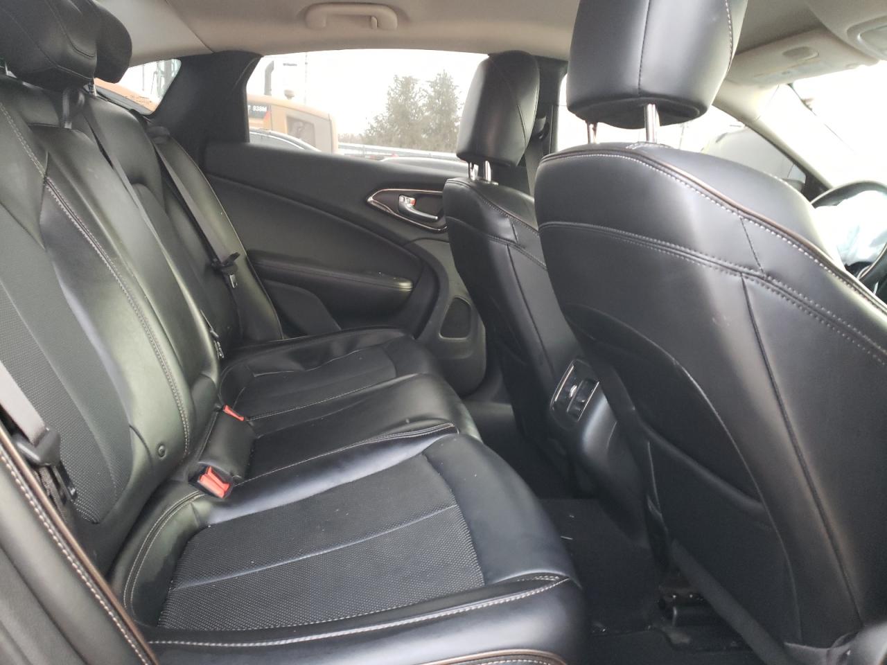 Photo 6 from auction – 2015 CHRYSLER 200 C with VIN 1C3CCCEG5FN624243