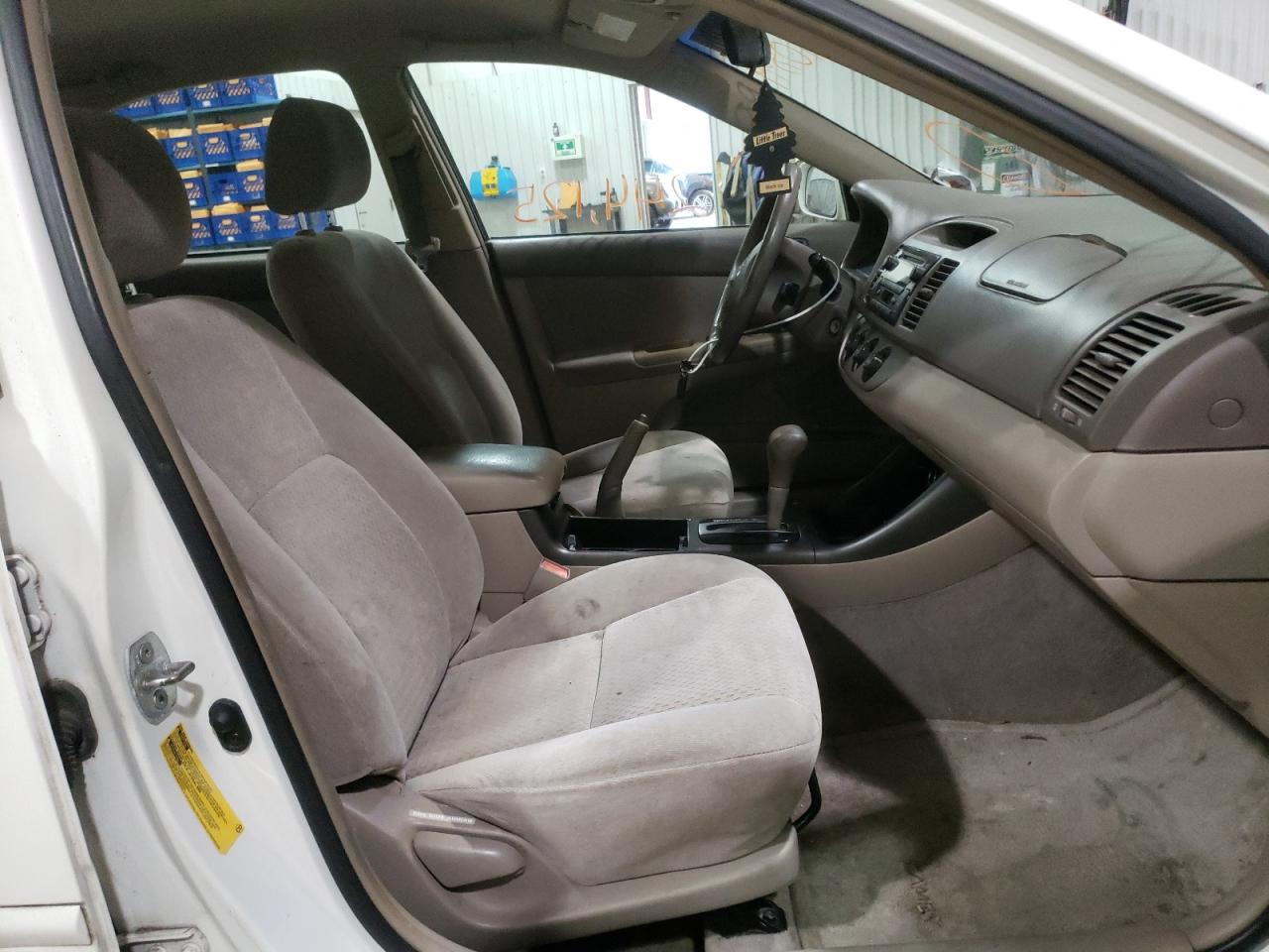 Photo 5 from auction – 2002 TOYOTA CAMRY with VIN 4T1BE30K52U110899
