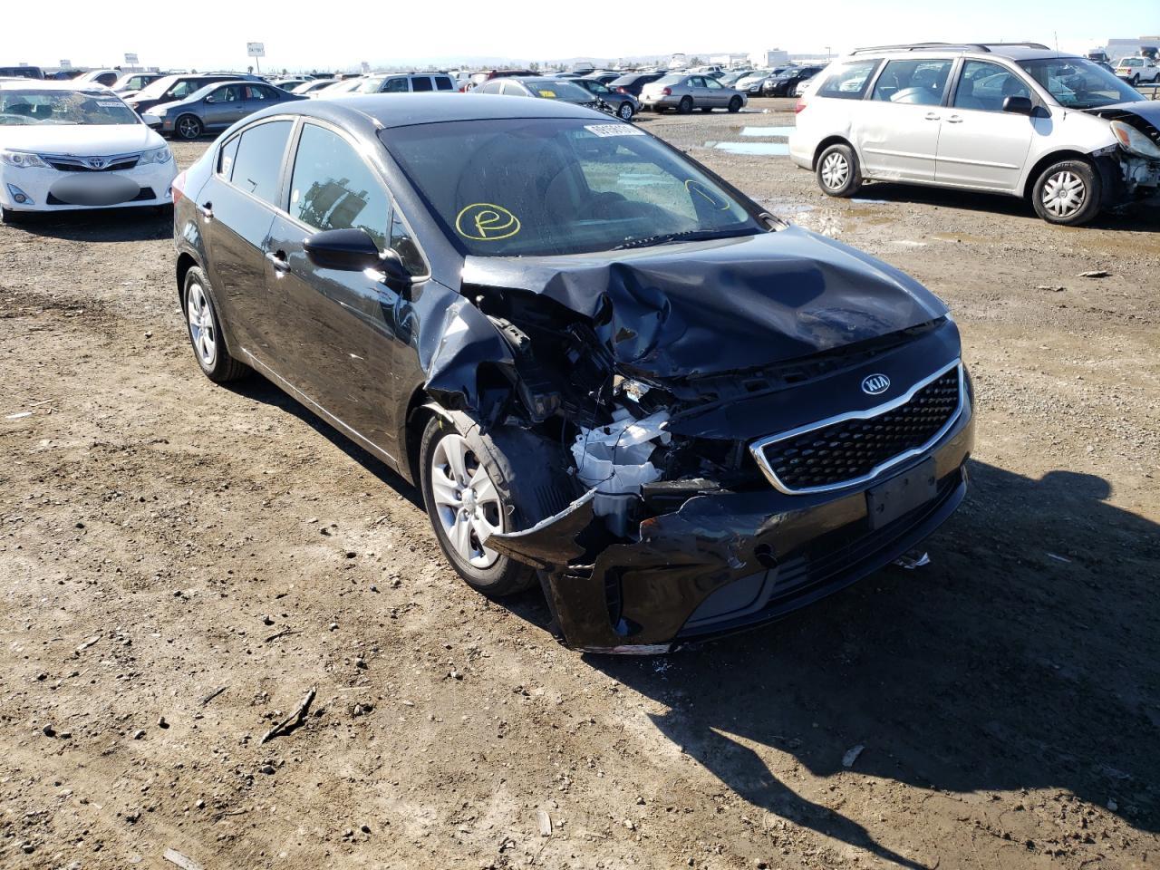 KIA FORTE LX 2017 with VIN 3KPFK4A76HE119438 - Photo from auction