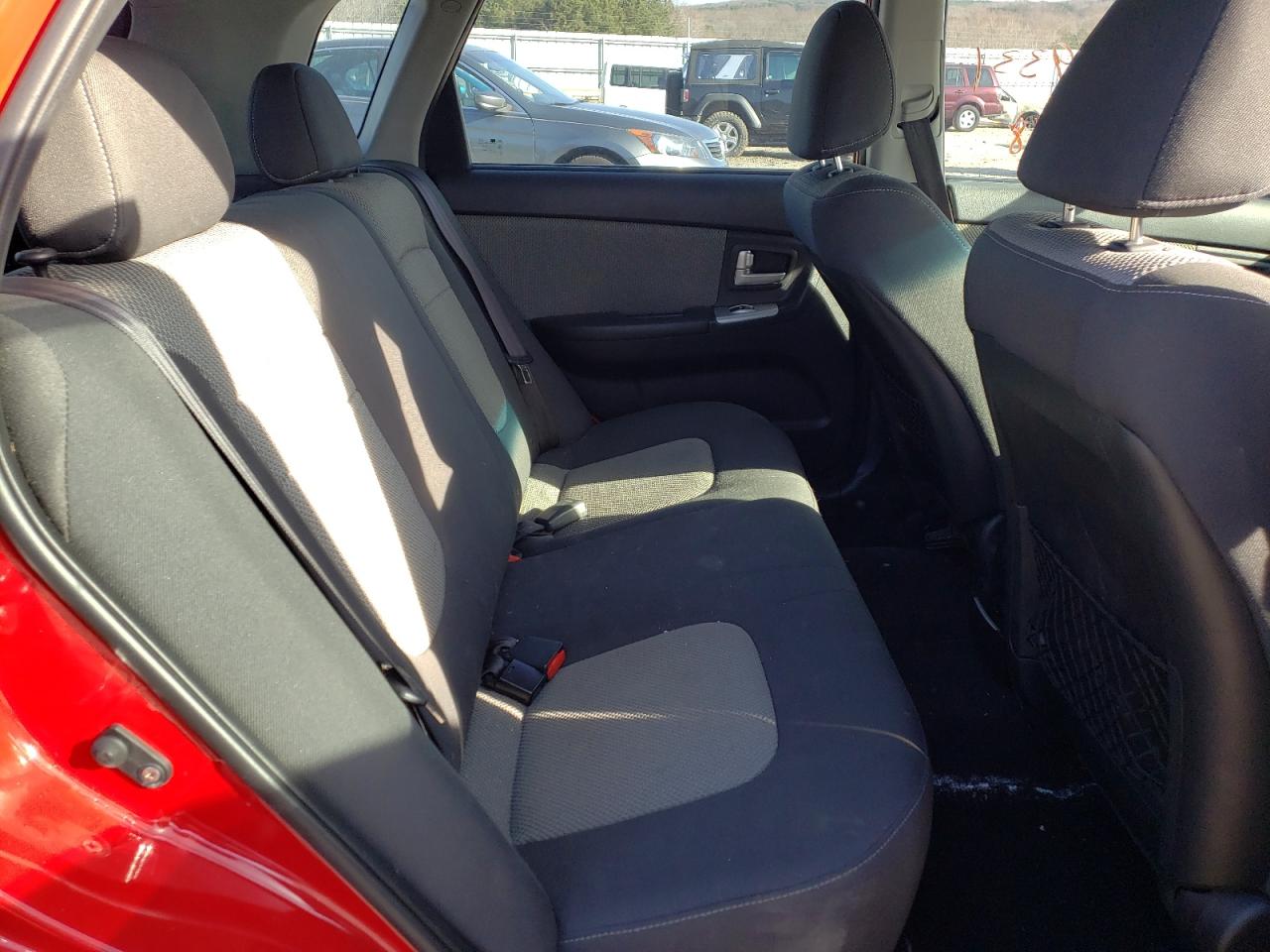 Photo 6 from auction – 2008 KIA SPECTRA5 5 with VIN KNAFE162385018918