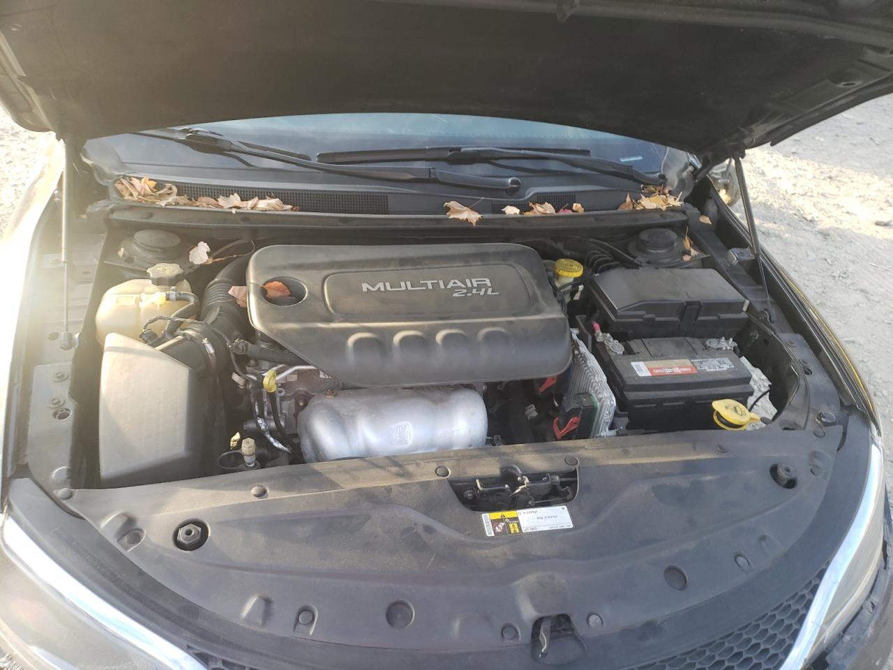 Photo 7 from auction – 2015 CHRYSLER 200 LIMITE with VIN 1C3CCCAB8FN716506