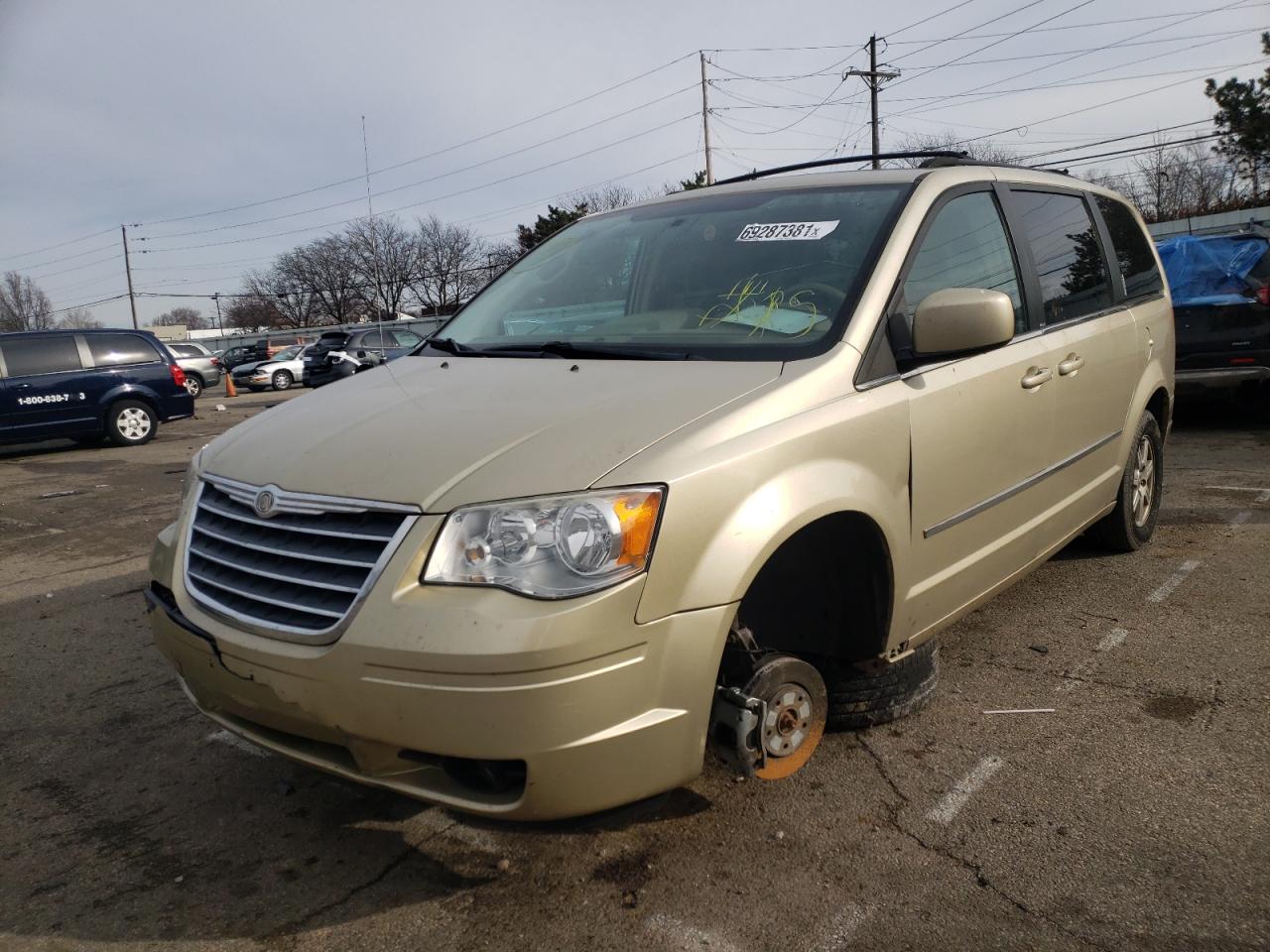 Photo 2 from auction – 2010 CHRYSLER TOWN & COU with VIN 2A4RR5D12AR193783
